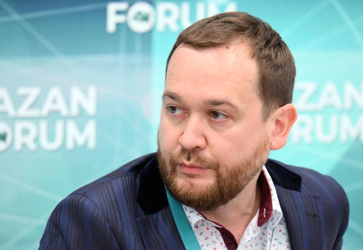 В рамках курса дает обратную связь и консультирует на Тарифах 2 и 3 В рамках курса дает обратную связь и консультирует на Тарифах 2 и 3